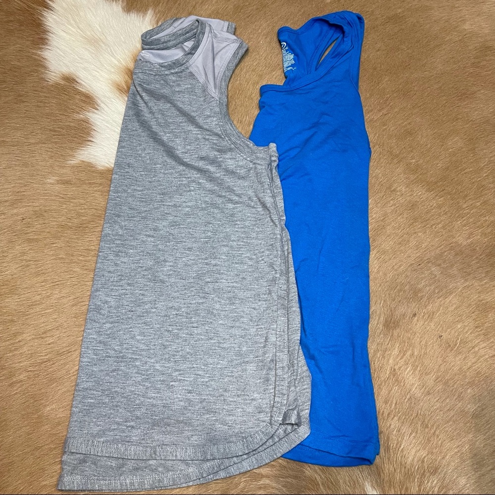 🌟 3/$30 Bundle of 2 Athletic Works tanks - Large